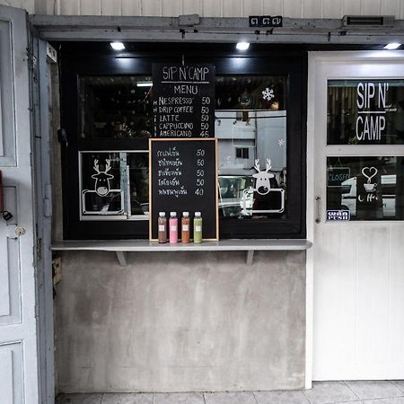 Sip N' Camp Hostel Bangkok Exterior photo