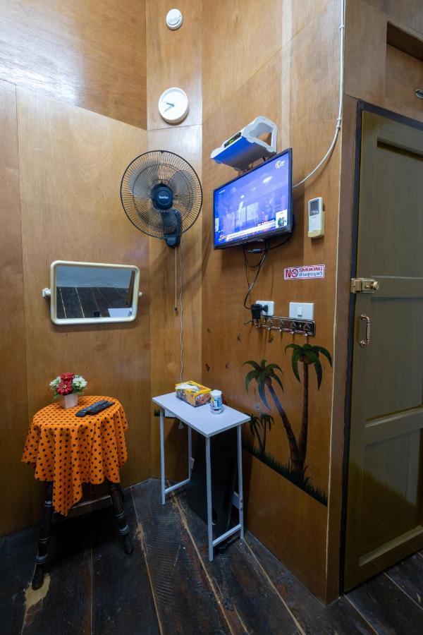 Sip N' Camp Hostel Bangkok Exterior photo