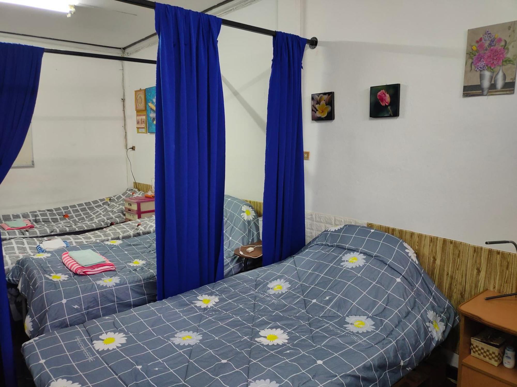 Sip N' Camp Hostel Bangkok Exterior photo