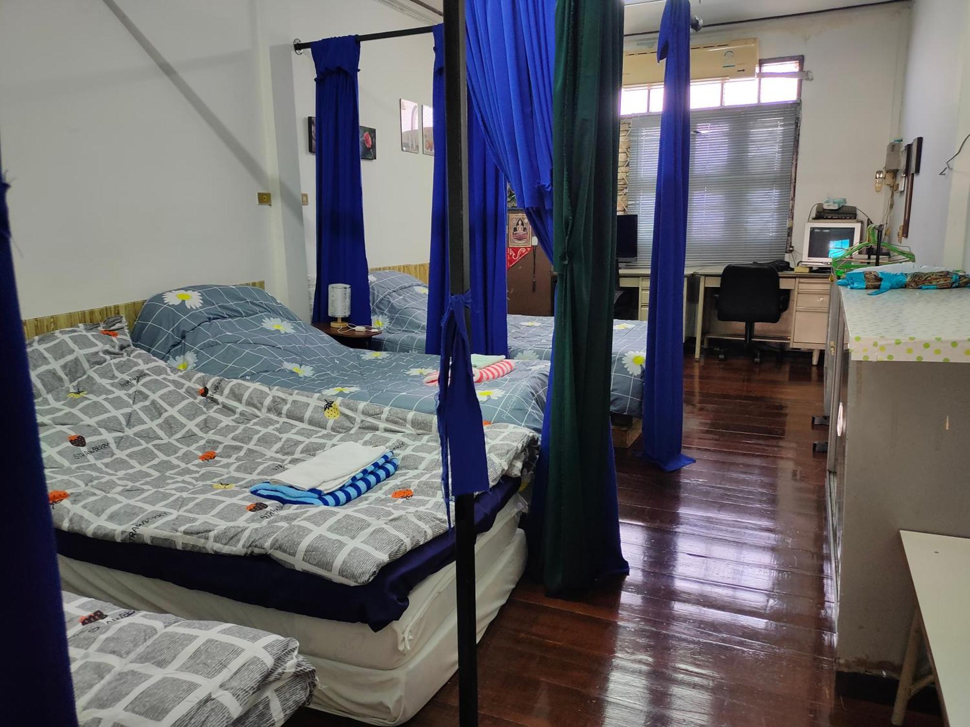 Sip N' Camp Hostel Bangkok Exterior photo