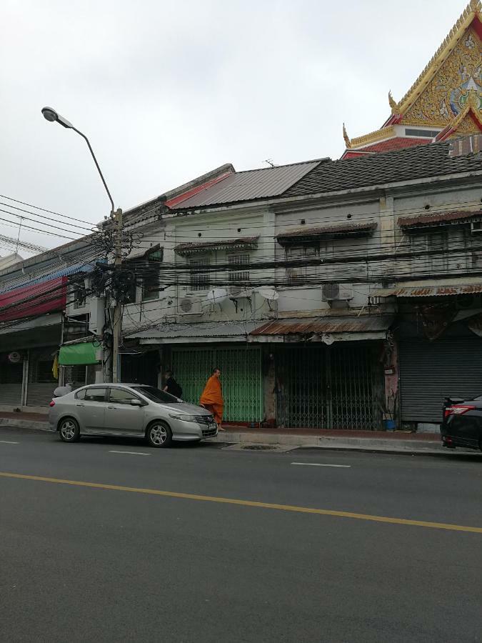 Sip N' Camp Hostel Bangkok Exterior photo